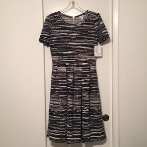 BNWT Large Lularoe Amelia